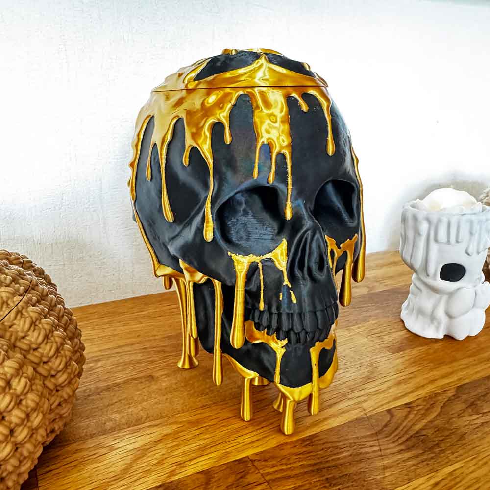 Schädel mit goldenen Tropfen – Gothic und Halloween Deko