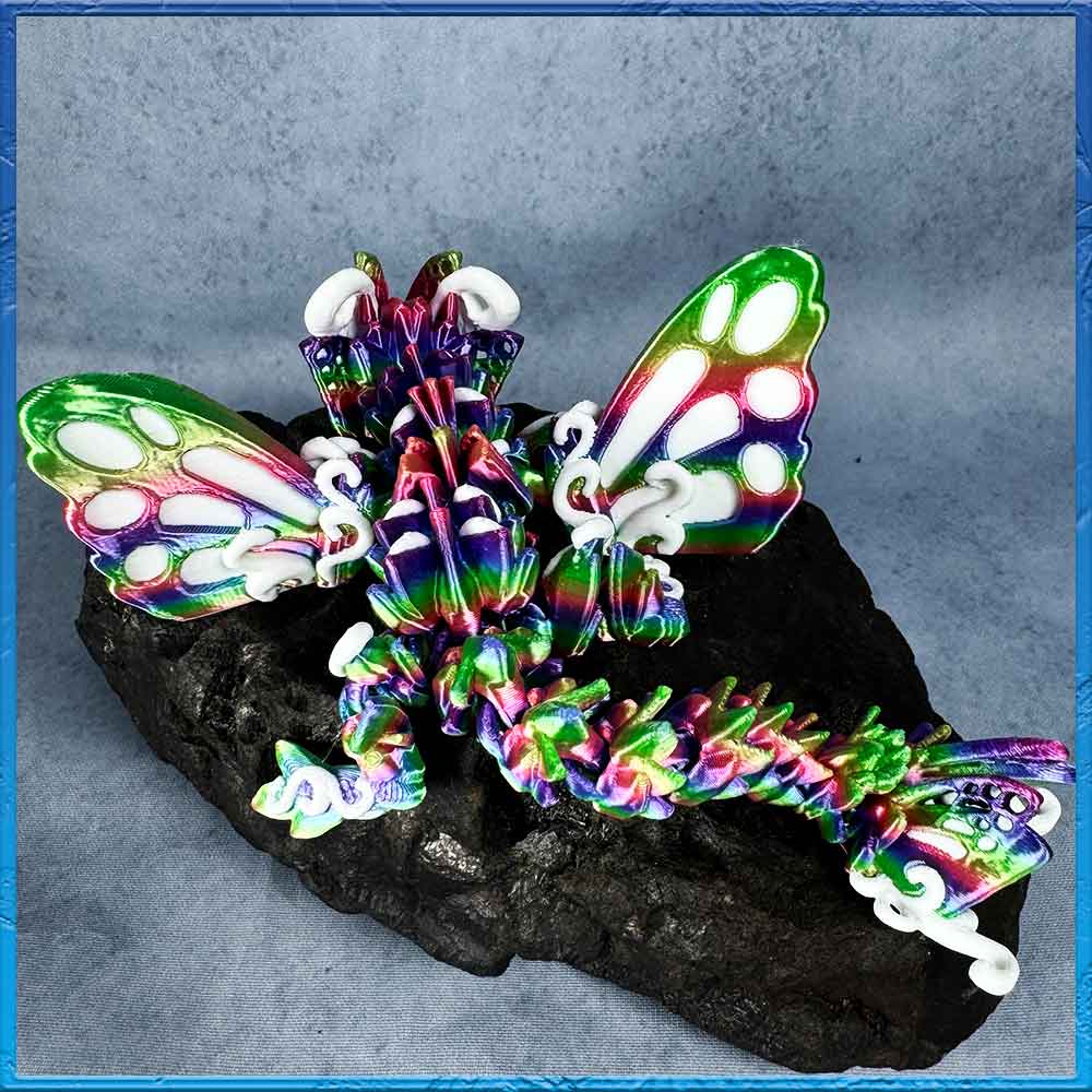 Baby Schmetterlingsdrache - schillernde Harmonie