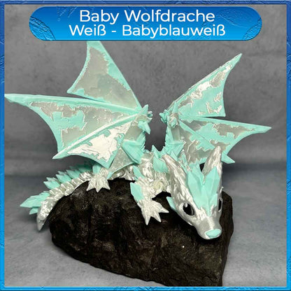 Baby Wolfdrache mit Flügel - Weiß - Babyblauweiß