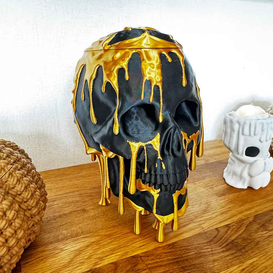 Schädel mit goldenen Tropfen – Gothic und Halloween Deko