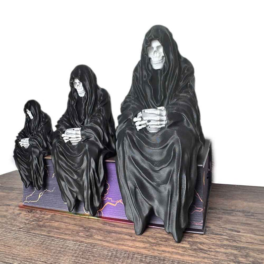 Sensenmann Figur mit Teetasse – Bücherregal Deko | Gothic Fantasy Figur | Geschenk für Leser & Sammler